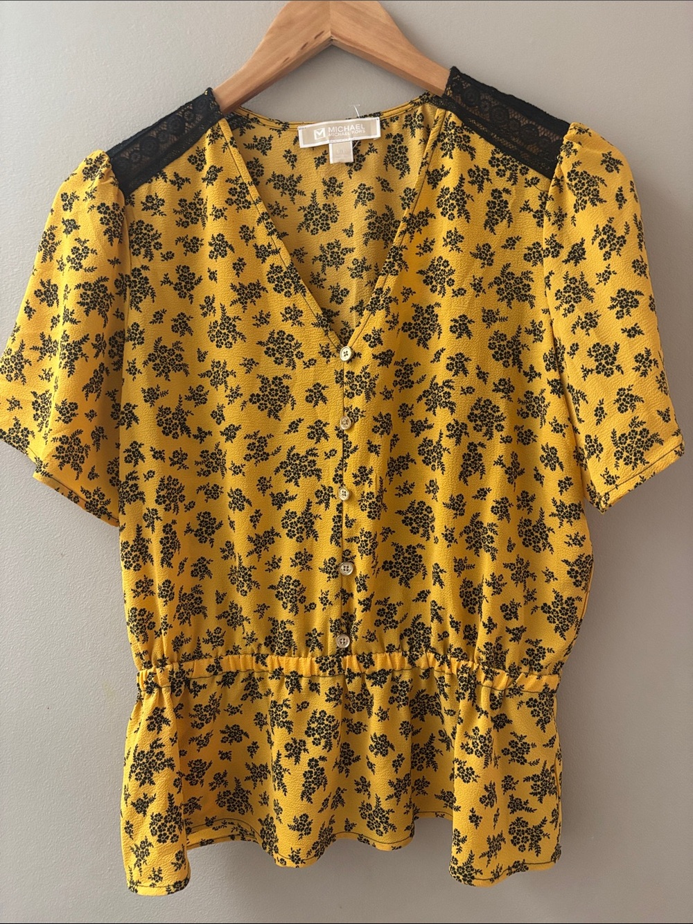 Michael Kors short sleeve blouse small